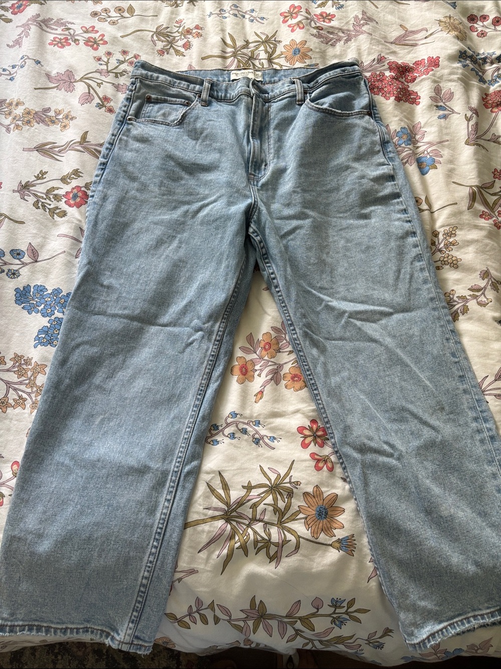 Abercrombie & Fitch Classic Light Wash women’s Jeans